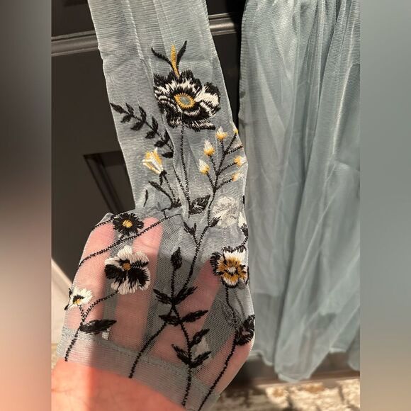 Embroidered Floral dress NWT - Picture 4 of 9